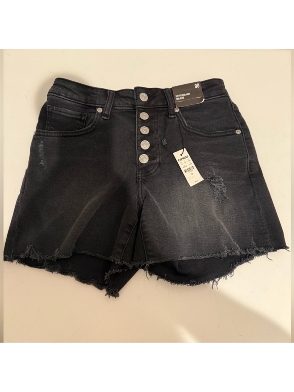 EXPRESS Boyfriend Midi Mid Rise Jean Shorts Black Distressed Denim Button Fly 00